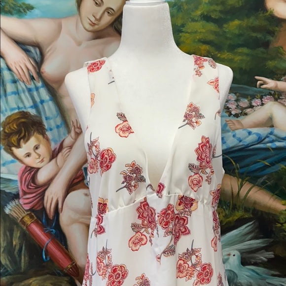 Dress - Picture 4 of 8